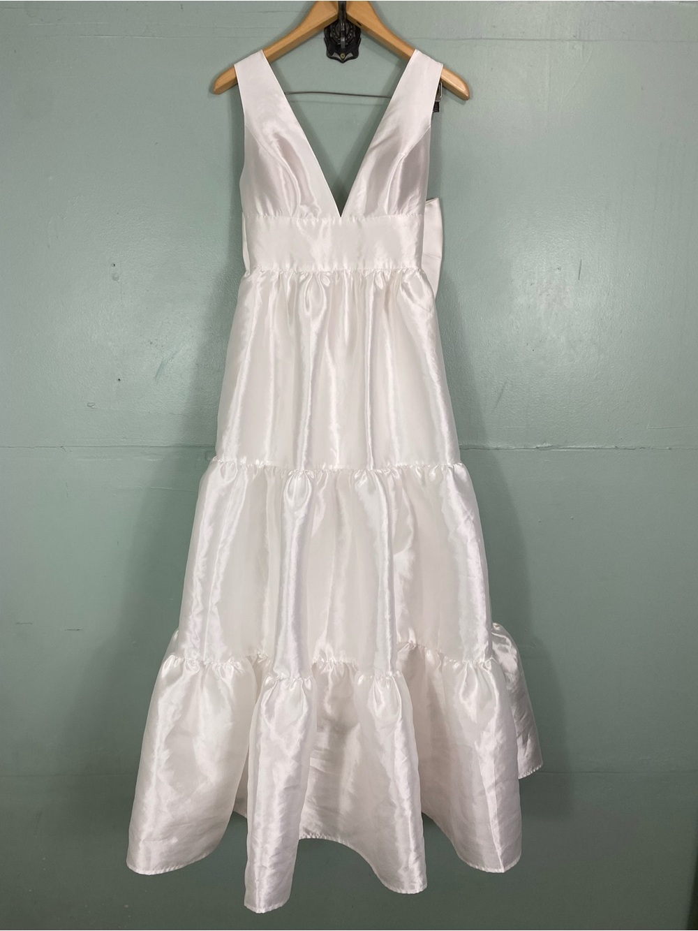Hutch Sleeveless V-Neck Bow Back Tiered A-Line Maxi Dress Size 2 Iridescent - Picture 2 of 8